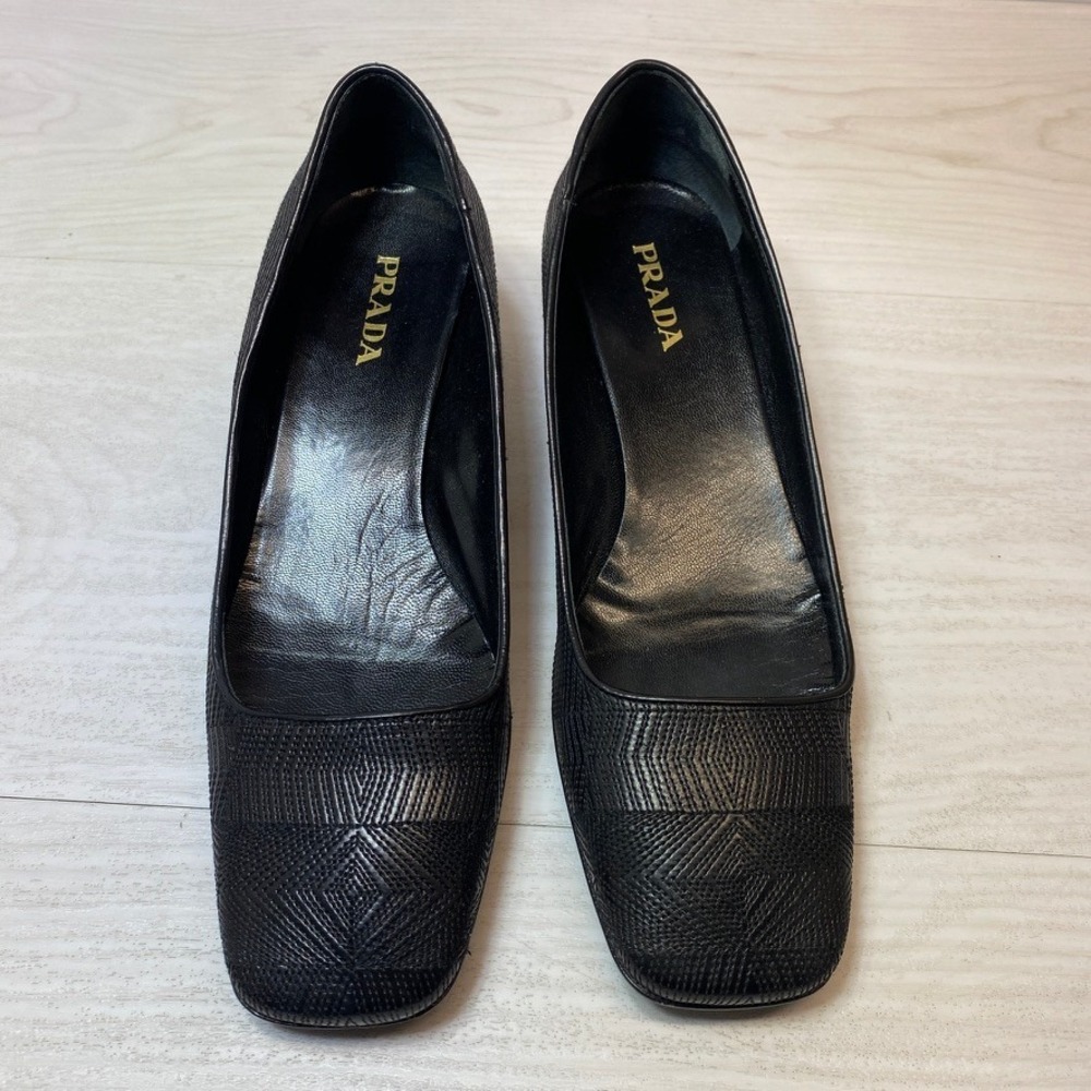 Prada Womens 40 Pumps Block Heel Square Toe Black Textured Leather Made in Italy